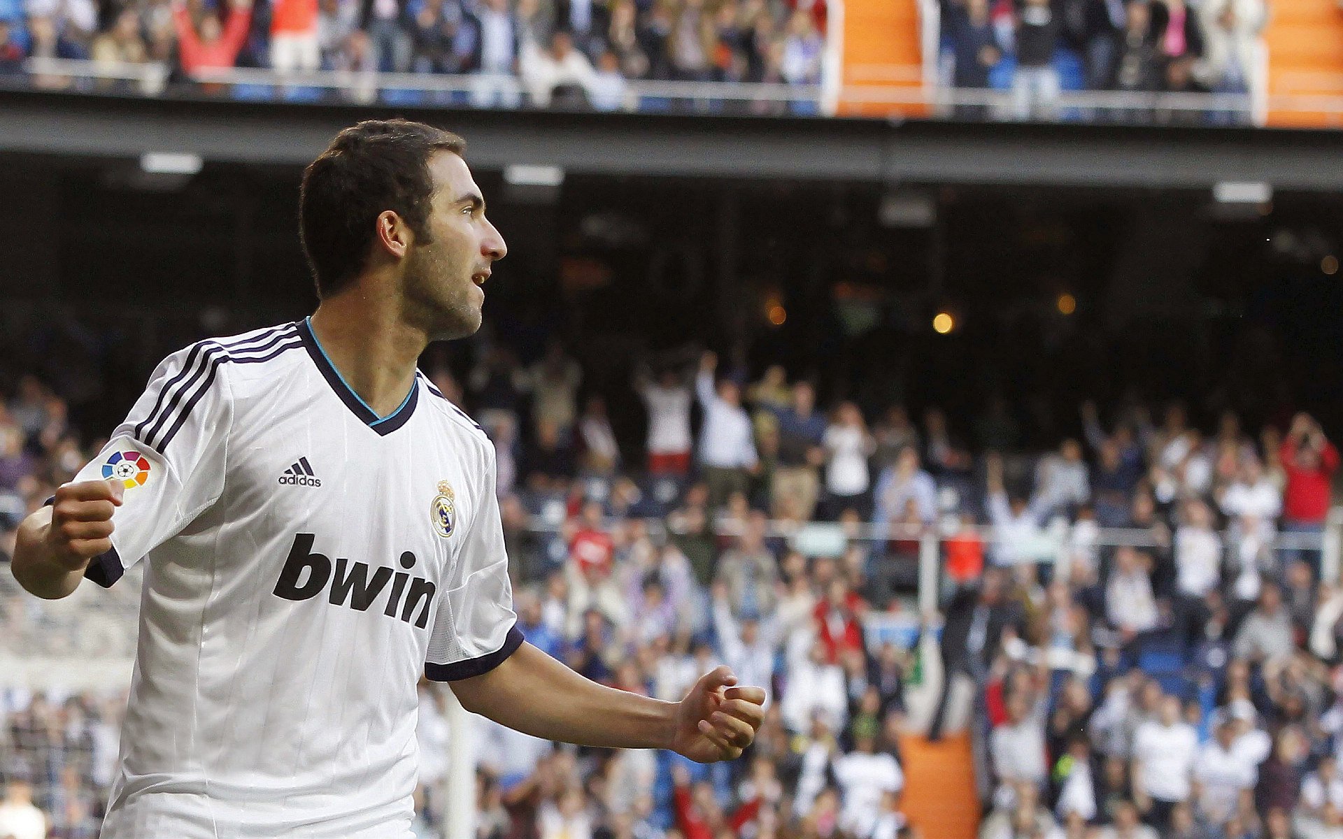 赛季亮点:各队战绩对比分析,新赛季战队排名会变吗